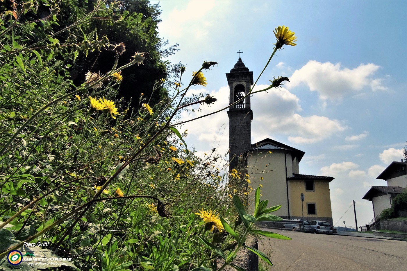 76 Chiudo l'anello alla Madonna della neve alla Forcella del Suchello.JPG -                                